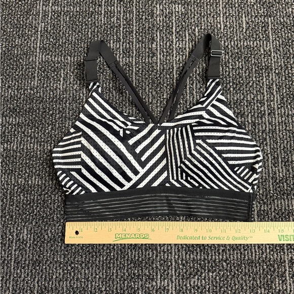 Victoria's Secret Other - Victoria Secret Sport Lightweight Black and White Geometric Sports Bra Size 36C